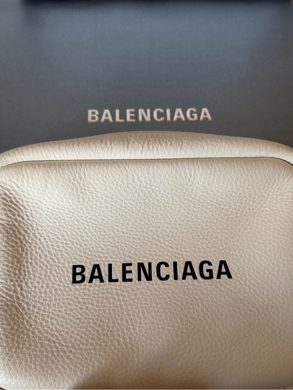 BALENCIAGA White Leather Camera Bag Crossbody - Picture 10 of 15